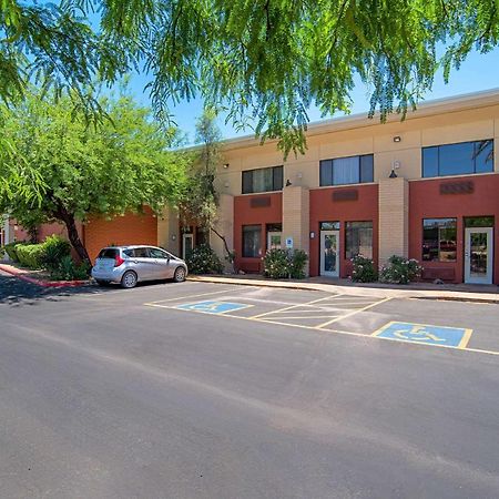 Quality Inn & Suites Phoenix Nw - Sun City Youngtown Exterior photo