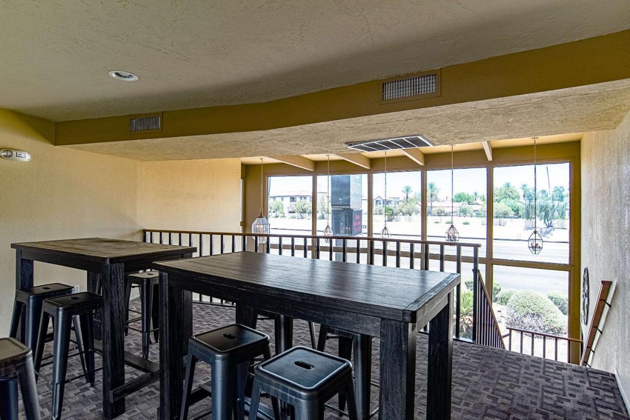 Quality Inn & Suites Phoenix Nw - Sun City Youngtown Exterior photo
